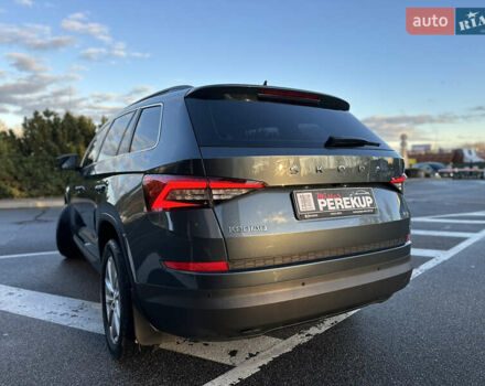 Сірий Шкода Kodiaq, об'ємом двигуна 1.97 л та пробігом 248 тис. км за 27499 $, фото 5 на Automoto.ua
