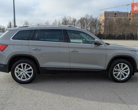 Серый Шкода Kodiaq, объемом двигателя 1.98 л и пробегом 110 тыс. км за 30000 $, фото 3 на Automoto.ua