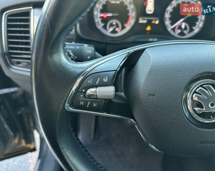 Сірий Шкода Kodiaq, об'ємом двигуна 1.97 л та пробігом 248 тис. км за 27499 $, фото 12 на Automoto.ua