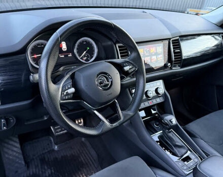Сірий Шкода Kodiaq, об'ємом двигуна 2 л та пробігом 174 тис. км за 31999 $, фото 29 на Automoto.ua