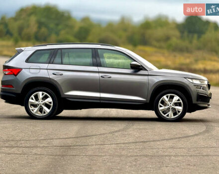 Сірий Шкода Kodiaq, об'ємом двигуна 2 л та пробігом 220 тис. км за 31300 $, фото 28 на Automoto.ua