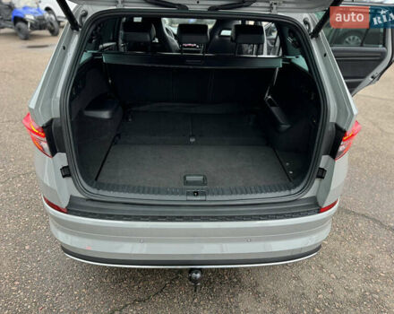 Серый Шкода Kodiaq, объемом двигателя 1.97 л и пробегом 181 тыс. км за 35500 $, фото 114 на Automoto.ua