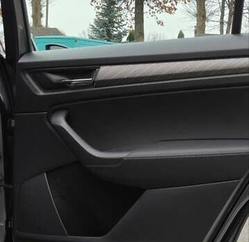 Сірий Шкода Kodiaq, об'ємом двигуна 2 л та пробігом 86 тис. км за 31900 $, фото 37 на Automoto.ua