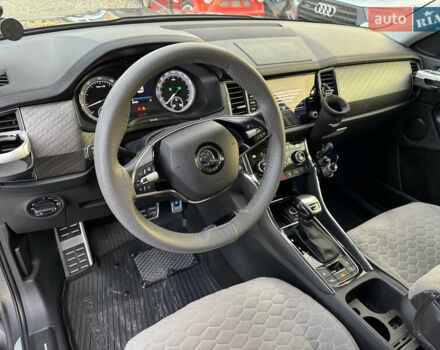 Серый Шкода Kodiaq, объемом двигателя 1.98 л и пробегом 64 тыс. км за 34500 $, фото 16 на Automoto.ua