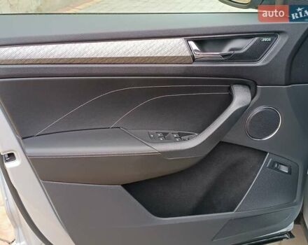Серый Шкода Kodiaq, объемом двигателя 1.97 л и пробегом 106 тыс. км за 37700 $, фото 44 на Automoto.ua