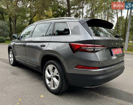 Шкода Kodiaq 2022 у Києві на Automoto.ua Сірий Шкода Kodiaq, об'ємом двигуна 2 л та пробігом 169 тис. км за 35999 $, фото 5 на Automoto.ua