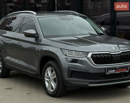Серый Шкода Kodiaq, объемом двигателя 2 л и пробегом 67 тыс. км за 29999 $, фото 2 на Automoto.ua