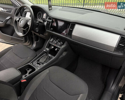 Серый Шкода Kodiaq, объемом двигателя 2 л и пробегом 67 тыс. км за 29999 $, фото 17 на Automoto.ua