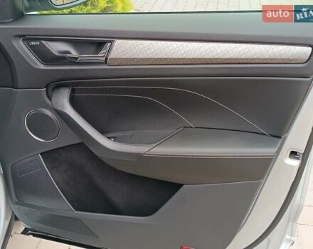 Серый Шкода Kodiaq, объемом двигателя 1.97 л и пробегом 106 тыс. км за 37700 $, фото 57 на Automoto.ua