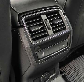 Сірий Шкода Kodiaq, об'ємом двигуна 2 л та пробігом 86 тис. км за 31900 $, фото 34 на Automoto.ua