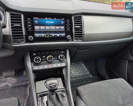 Серый Шкода Kodiaq, объемом двигателя 1.97 л и пробегом 151 тыс. км за 31500 $, фото 17 на Automoto.ua