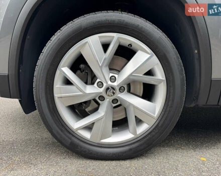 Шкода Kodiaq 2022 у Києві на Automoto.ua Сірий Шкода Kodiaq, об'ємом двигуна 2 л та пробігом 169 тис. км за 35999 $, фото 23 на Automoto.ua