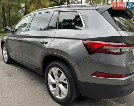 Шкода Kodiaq 2022 у Києві на Automoto.ua Сірий Шкода Kodiaq, об'ємом двигуна 2 л та пробігом 169 тис. км за 35999 $, фото 14 на Automoto.ua