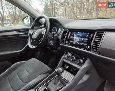 Серый Шкода Kodiaq, объемом двигателя 1.97 л и пробегом 151 тыс. км за 31500 $, фото 16 на Automoto.ua