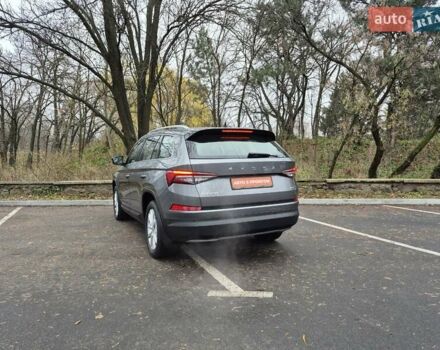Серый Шкода Kodiaq, объемом двигателя 1.97 л и пробегом 151 тыс. км за 31500 $, фото 7 на Automoto.ua
