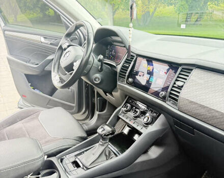 Серый Шкода Kodiaq, объемом двигателя 1.97 л и пробегом 164 тыс. км за 37000 $, фото 3 на Automoto.ua