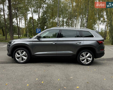 Шкода Kodiaq 2022 у Києві на Automoto.ua Сірий Шкода Kodiaq, об'ємом двигуна 2 л та пробігом 169 тис. км за 35999 $, фото 3 на Automoto.ua