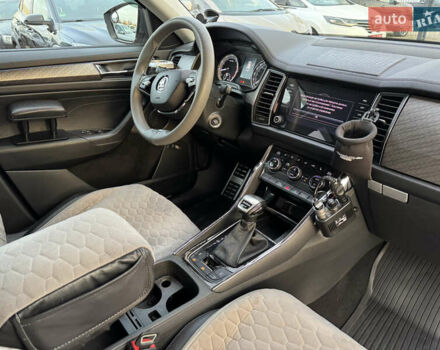 Серый Шкода Kodiaq, объемом двигателя 1.98 л и пробегом 64 тыс. км за 34500 $, фото 24 на Automoto.ua