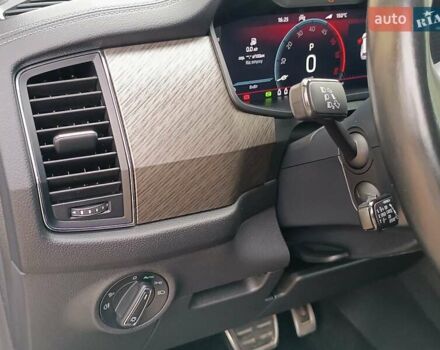 Серый Шкода Kodiaq, объемом двигателя 1.97 л и пробегом 106 тыс. км за 37700 $, фото 49 на Automoto.ua