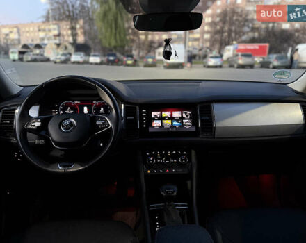 Серый Шкода Kodiaq, объемом двигателя 1.97 л и пробегом 259 тыс. км за 29499 $, фото 17 на Automoto.ua
