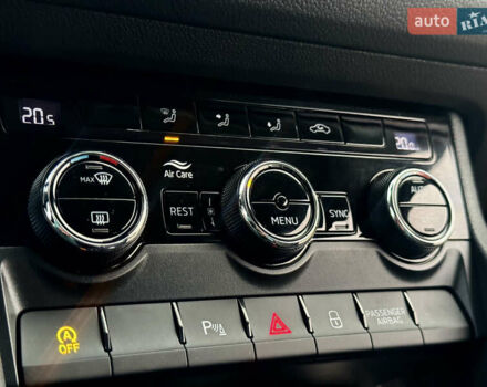 Сірий Шкода Kodiaq, об'ємом двигуна 2 л та пробігом 220 тис. км за 31200 $, фото 88 на Automoto.ua