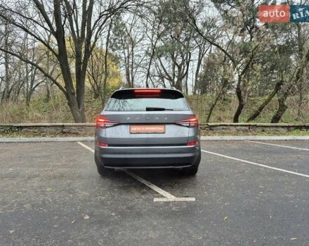 Серый Шкода Kodiaq, объемом двигателя 1.97 л и пробегом 151 тыс. км за 31500 $, фото 5 на Automoto.ua