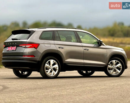 Сірий Шкода Kodiaq, об'ємом двигуна 2 л та пробігом 220 тис. км за 31300 $, фото 31 на Automoto.ua