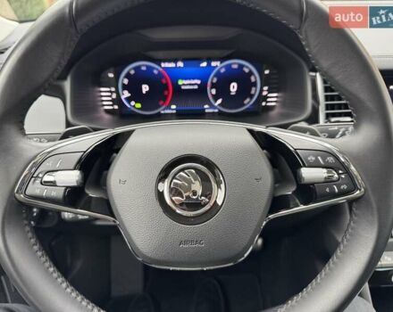 Серый Шкода Kodiaq, объемом двигателя 1.97 л и пробегом 83 тыс. км за 42900 $, фото 53 на Automoto.ua