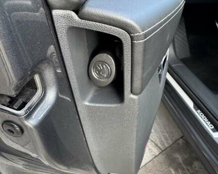 Серый Шкода Kodiaq, объемом двигателя 1.97 л и пробегом 83 тыс. км за 42900 $, фото 58 на Automoto.ua