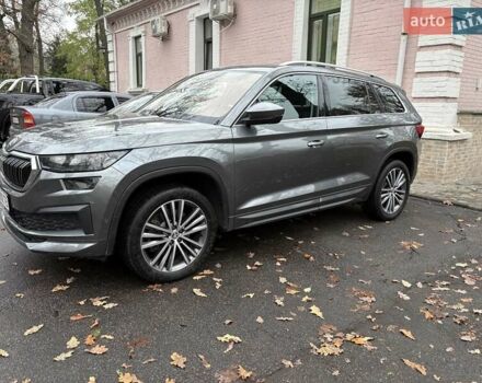 Серый Шкода Kodiaq, объемом двигателя 1.98 л и пробегом 151 тыс. км за 29300 $, фото 2 на Automoto.ua