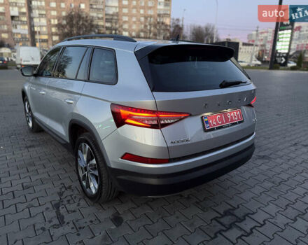 Серый Шкода Kodiaq, объемом двигателя 1.97 л и пробегом 259 тыс. км за 29499 $, фото 4 на Automoto.ua