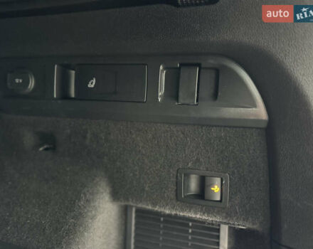 Серый Шкода Kodiaq, объемом двигателя 1.97 л и пробегом 181 тыс. км за 35500 $, фото 124 на Automoto.ua