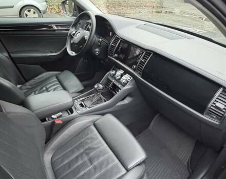 Серый Шкода Kodiaq, объемом двигателя 1.98 л и пробегом 151 тыс. км за 29300 $, фото 12 на Automoto.ua