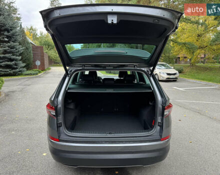 Шкода Kodiaq 2022 у Києві на Automoto.ua Сірий Шкода Kodiaq, об'ємом двигуна 2 л та пробігом 169 тис. км за 35999 $, фото 55 на Automoto.ua