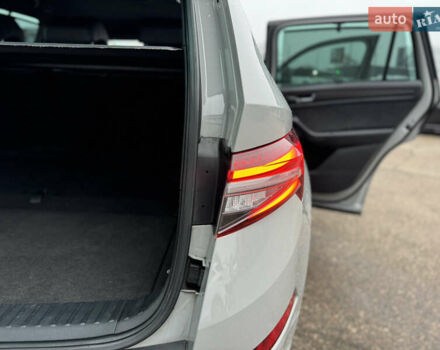 Серый Шкода Kodiaq, объемом двигателя 1.97 л и пробегом 181 тыс. км за 35500 $, фото 123 на Automoto.ua