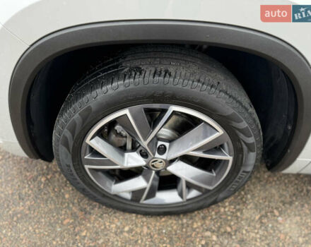 Серый Шкода Kodiaq, объемом двигателя 1.97 л и пробегом 181 тыс. км за 35500 $, фото 45 на Automoto.ua