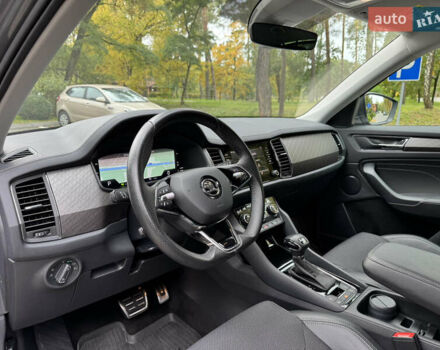 Шкода Kodiaq 2022 у Києві на Automoto.ua Сірий Шкода Kodiaq, об'ємом двигуна 2 л та пробігом 169 тис. км за 35999 $, фото 44 на Automoto.ua