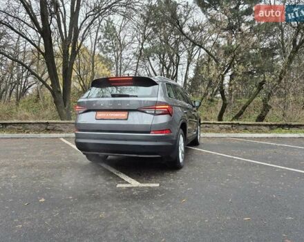 Серый Шкода Kodiaq, объемом двигателя 1.97 л и пробегом 151 тыс. км за 31500 $, фото 6 на Automoto.ua