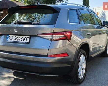 Серый Шкода Kodiaq, объемом двигателя 2 л и пробегом 86 тыс. км за 33700 $, фото 2 на Automoto.ua