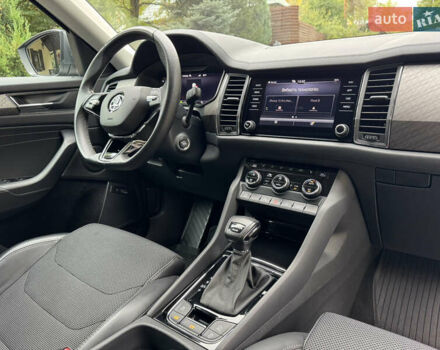 Шкода Kodiaq 2022 у Києві на Automoto.ua Сірий Шкода Kodiaq, об'ємом двигуна 2 л та пробігом 169 тис. км за 35999 $, фото 77 на Automoto.ua