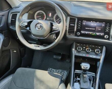 Серый Шкода Kodiaq, объемом двигателя 2 л и пробегом 86 тыс. км за 33700 $, фото 28 на Automoto.ua
