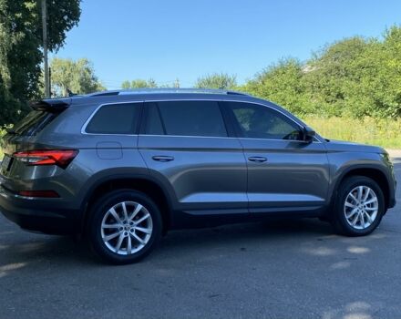Серый Шкода Kodiaq, объемом двигателя 2 л и пробегом 30 тыс. км за 37999 $, фото 4 на Automoto.ua