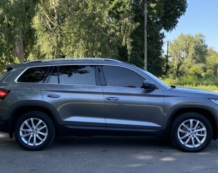 Серый Шкода Kodiaq, объемом двигателя 2 л и пробегом 30 тыс. км за 37999 $, фото 3 на Automoto.ua