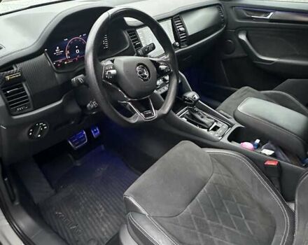 Серый Шкода Kodiaq, объемом двигателя 1.98 л и пробегом 159 тыс. км за 34300 $, фото 8 на Automoto.ua