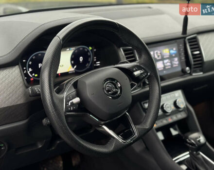 Серый Шкода Kodiaq, объемом двигателя 1.97 л и пробегом 184 тыс. км за 34999 $, фото 17 на Automoto.ua