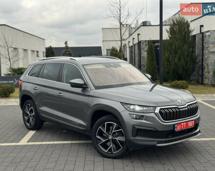 Серый Шкода Kodiaq, объемом двигателя 1.97 л и пробегом 184 тыс. км за 34999 $, фото 4 на Automoto.ua