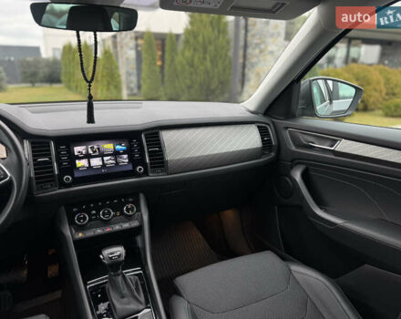 Серый Шкода Kodiaq, объемом двигателя 1.97 л и пробегом 184 тыс. км за 34999 $, фото 26 на Automoto.ua