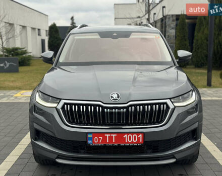 Серый Шкода Kodiaq, объемом двигателя 1.97 л и пробегом 184 тыс. км за 34999 $, фото 2 на Automoto.ua