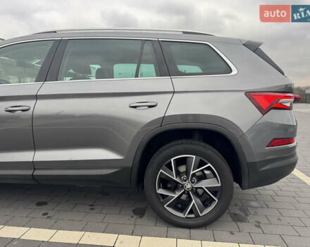 Серый Шкода Kodiaq, объемом двигателя 1.97 л и пробегом 184 тыс. км за 34999 $, фото 10 на Automoto.ua