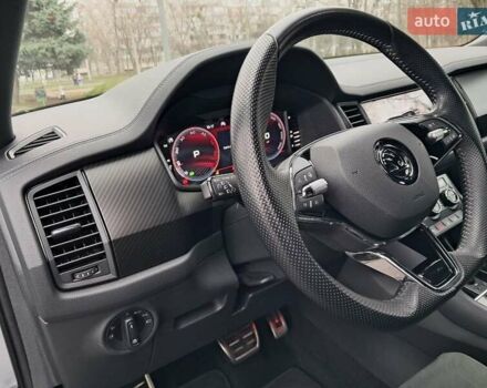 Серый Шкода Kodiaq, объемом двигателя 1.97 л и пробегом 21 тыс. км за 45400 $, фото 48 на Automoto.ua